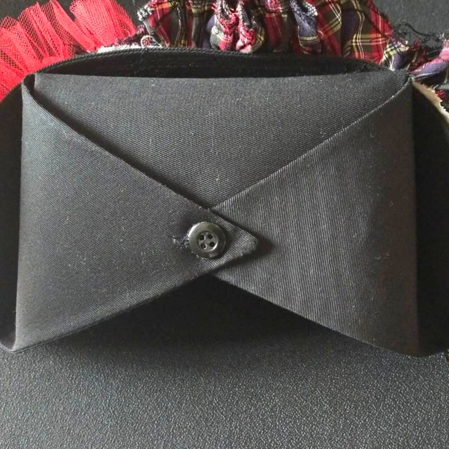 Instinctive frill – Black Nurse Cap