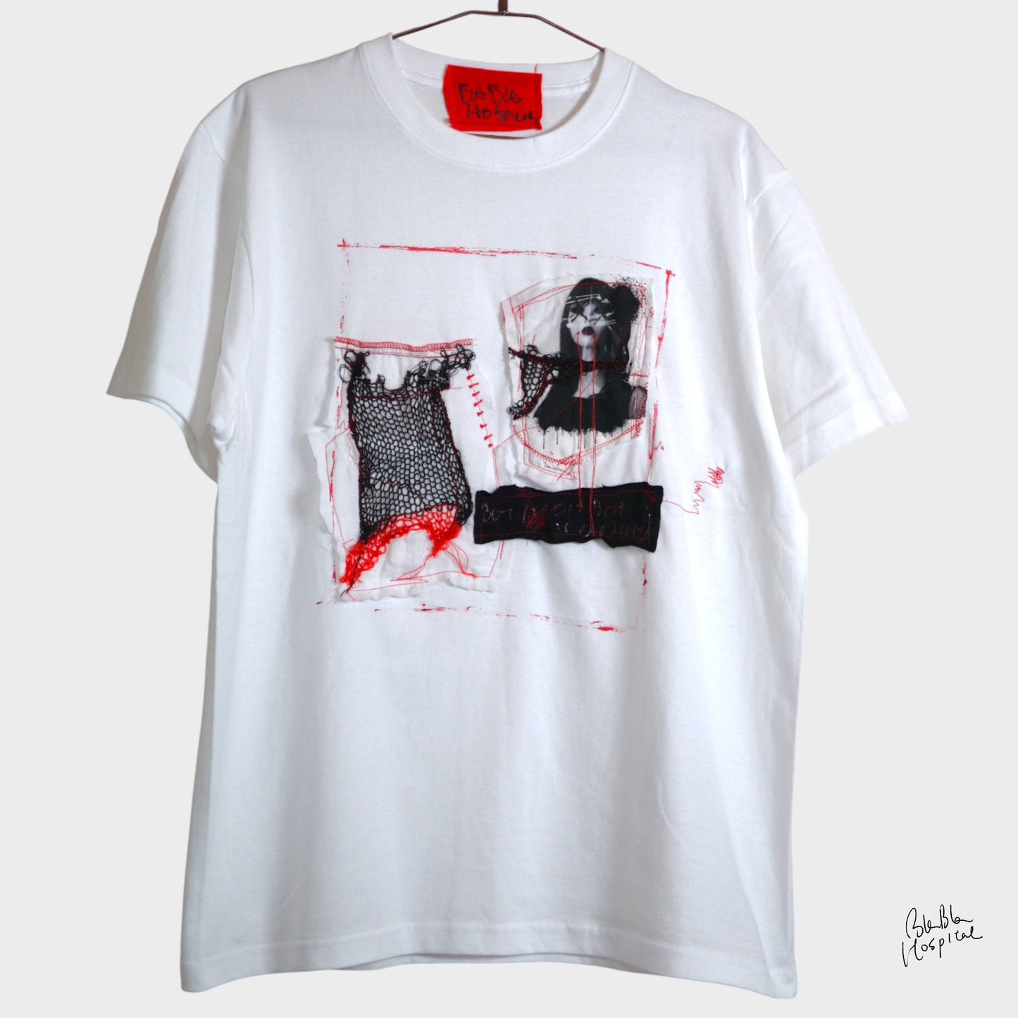 White | & Art Knit Patch Design T-shirt