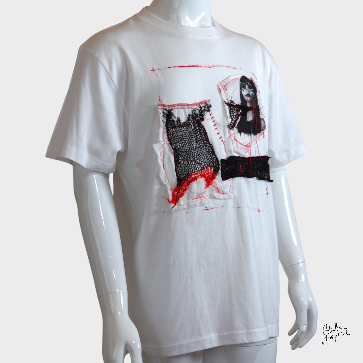 White | & Art Knit Patch Design T-shirt