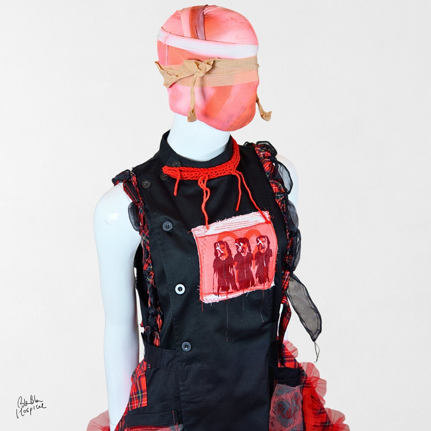 Heart No.004 | The Nurse – 黒ナースワンピ