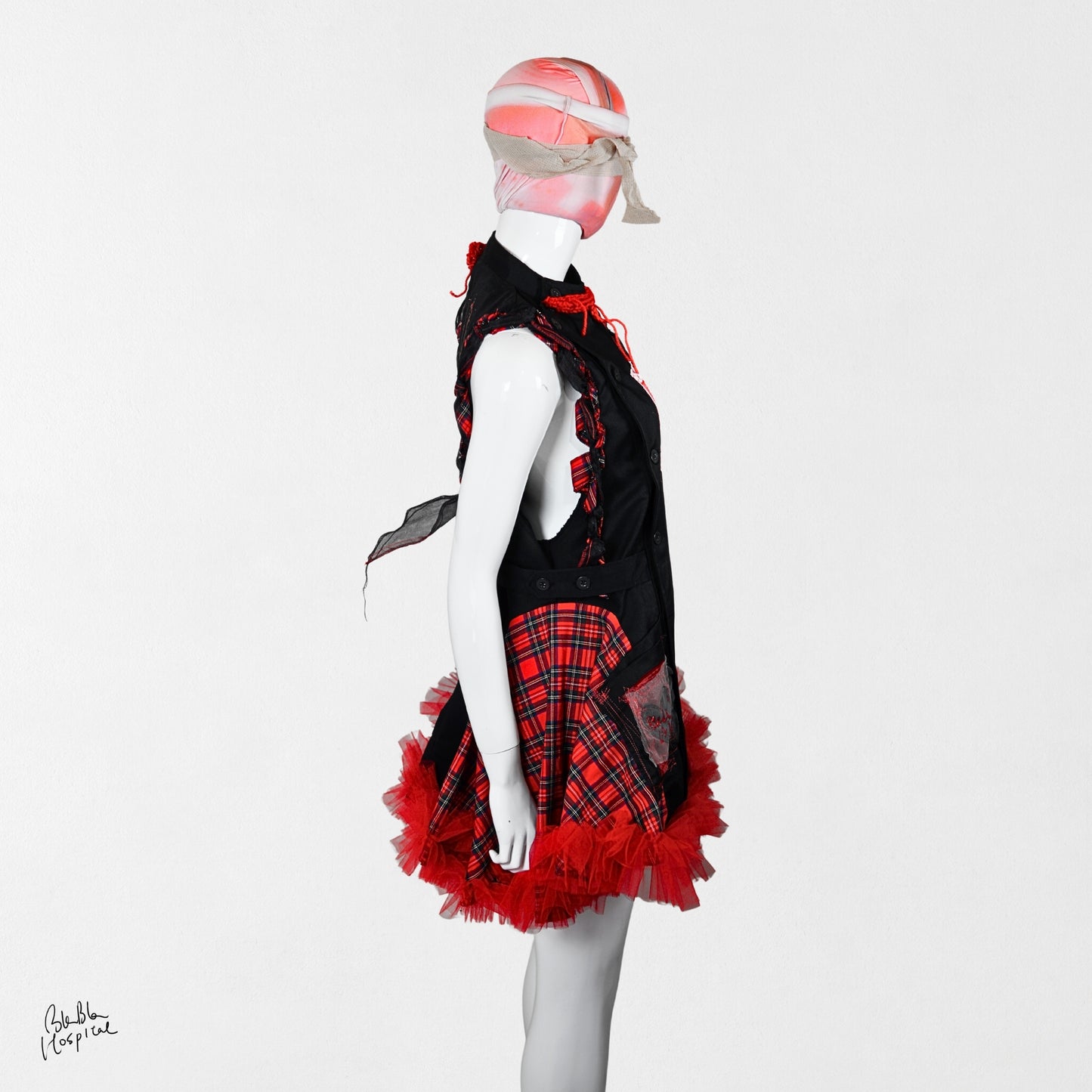 Heart No.004 | The Nurse – 黒ナースワンピ
