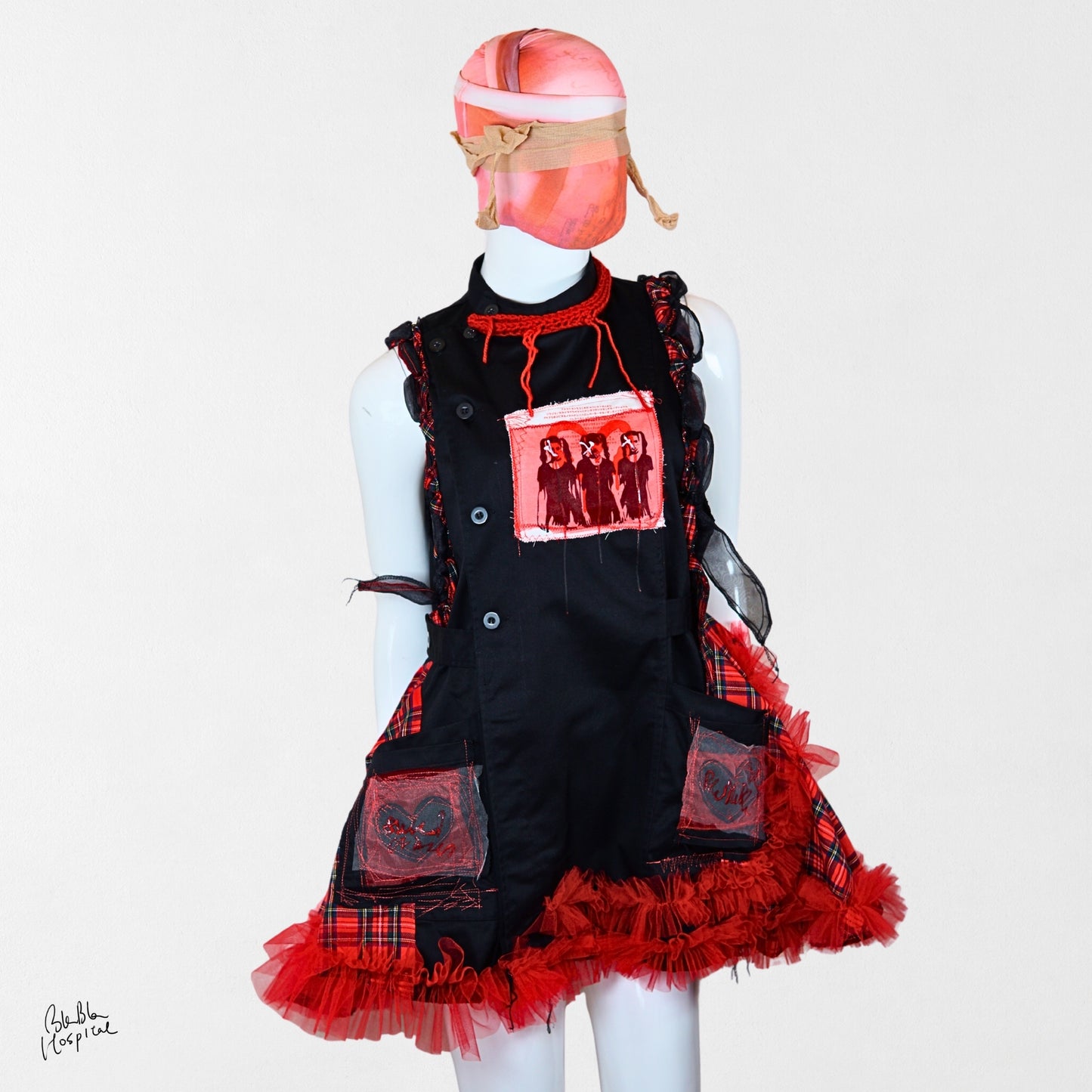 Heart No.004 | The Nurse – 黒ナースワンピ