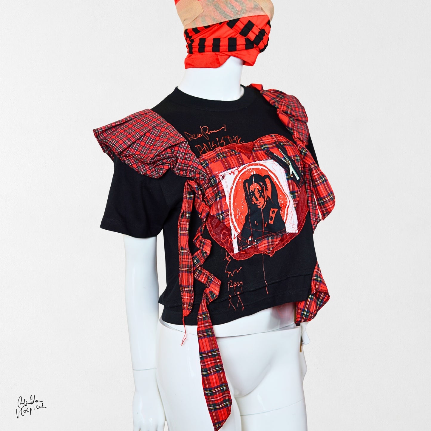 Heart No.001 | 赤黒記憶装置 シリーズ – 黒 T-shirt