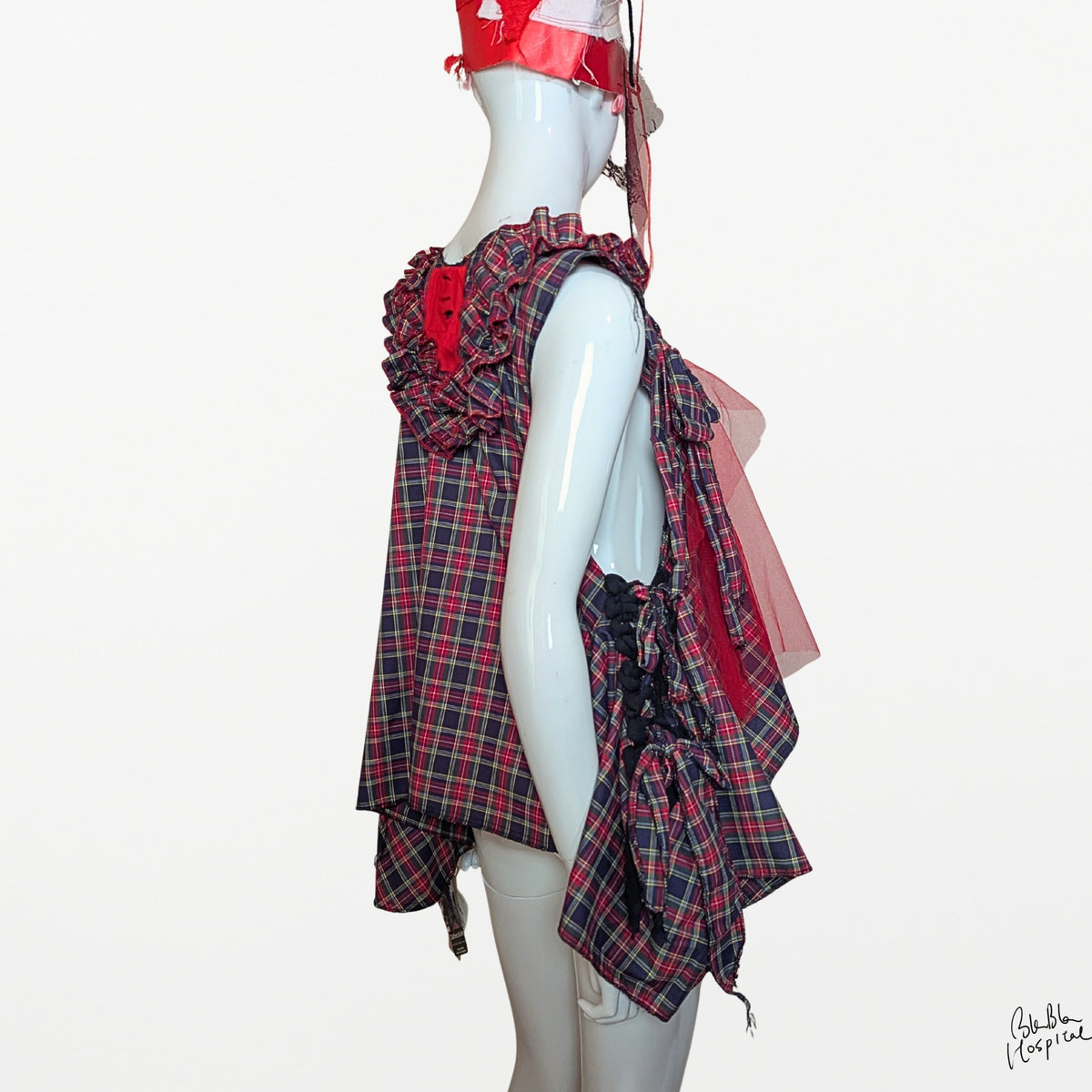 ART CURTAIN | Navy Check Sleeveless Top