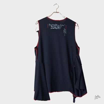 Twinmood – No.01a | Sleeveless Black Top