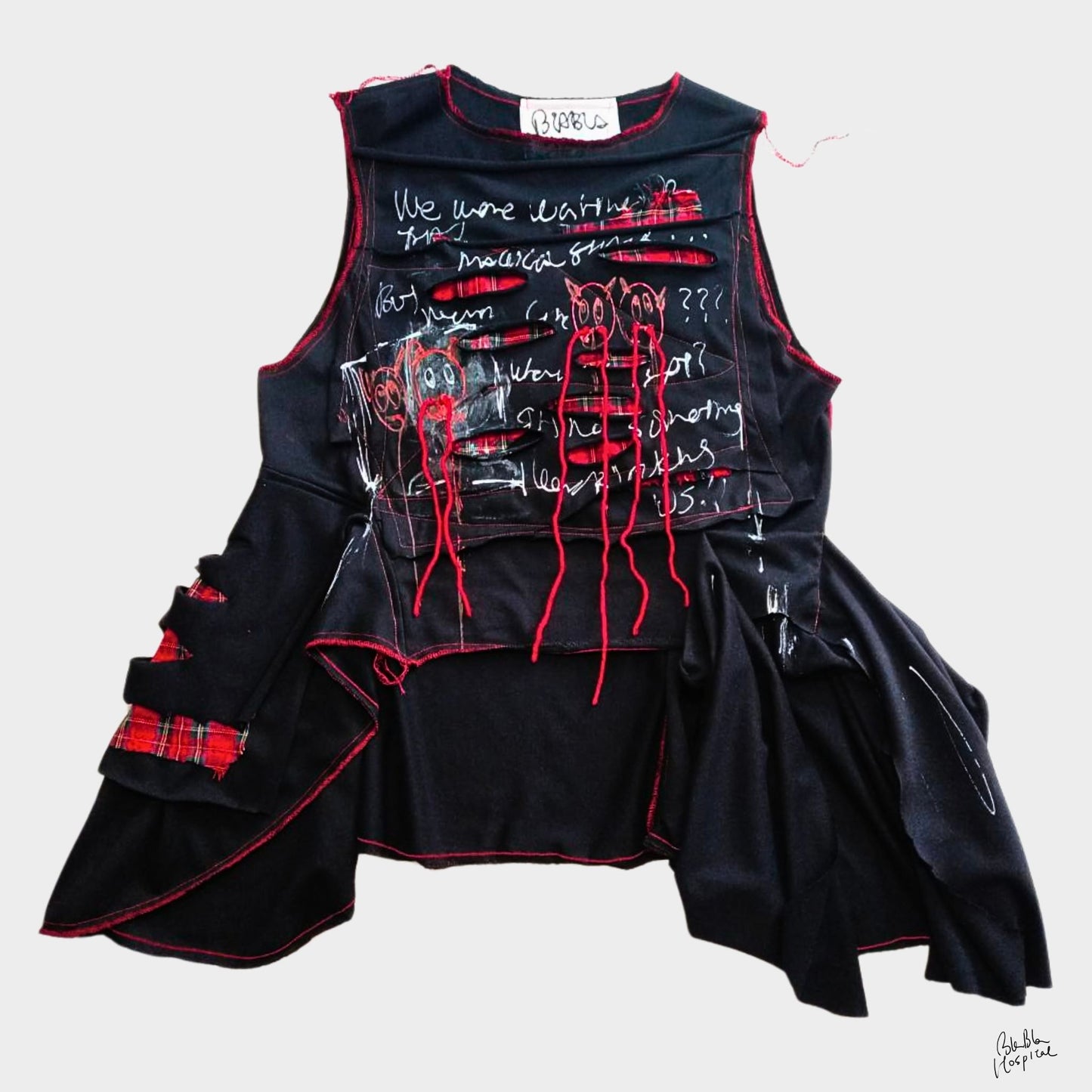 Twinmood – No.01b | Sleeveless Black Top